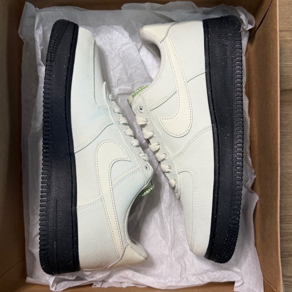 Air Force 1 🔥RARE  
Low 07
LV8 
Sea glass’
Brand new - Picture 2 of 12